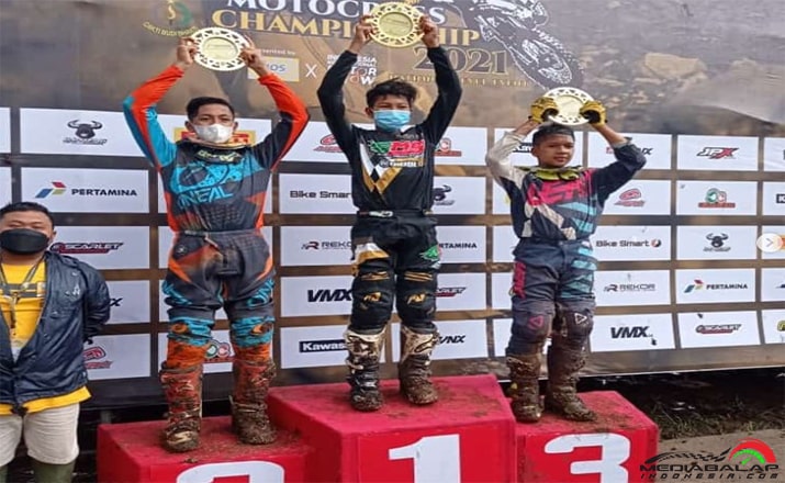 The Winner MX 125CC Novice BOS Junior : Panji Topan 126 with Arkan X GMS Paci 29